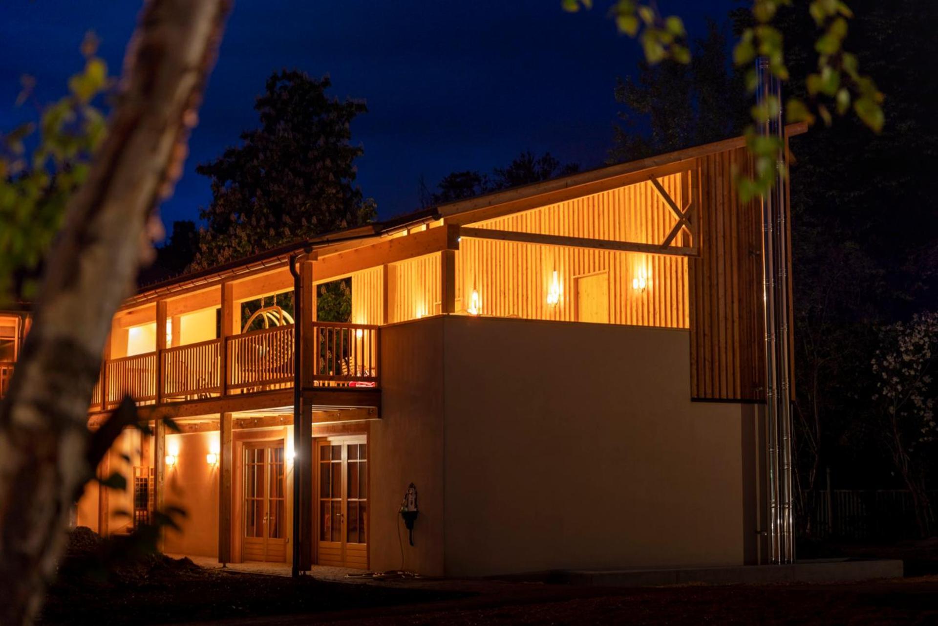 Haus Himmelfahrt Villa โซปราบอลซาโน ภายนอก รูปภาพ