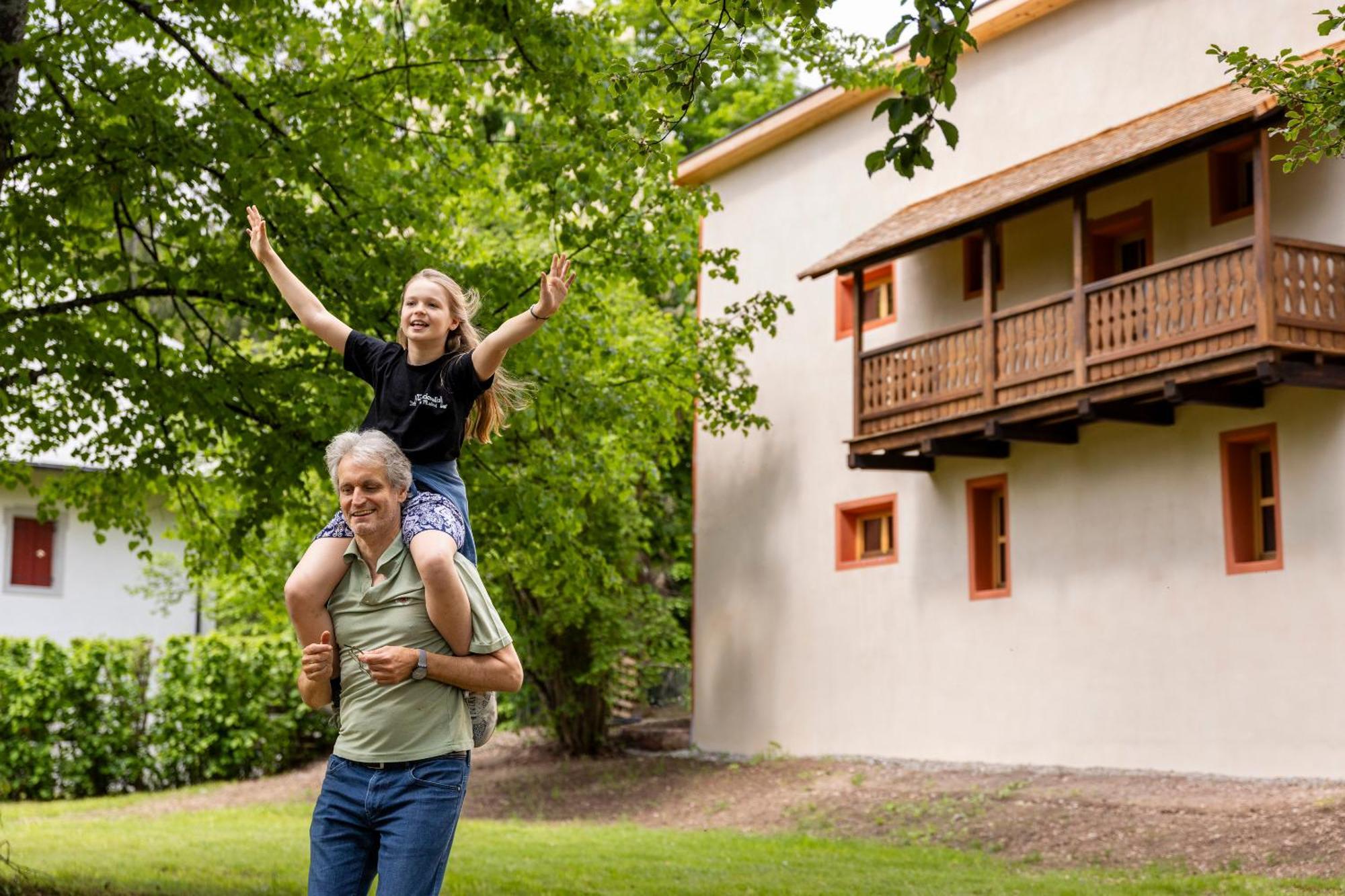 Haus Himmelfahrt Villa โซปราบอลซาโน ภายนอก รูปภาพ